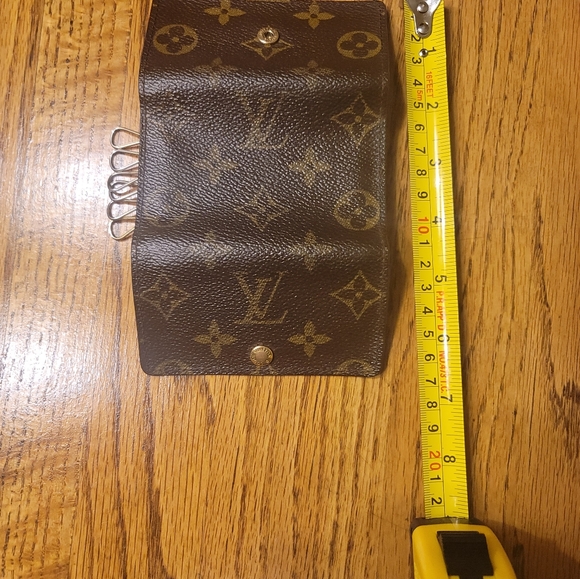 Louis Vuitton Monogram 6 Ring Key Holder - Picture 7 of 9
